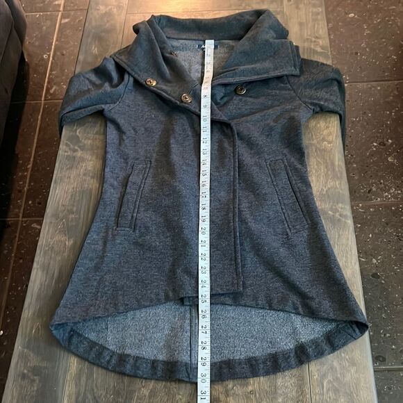 Atwell grey comfy front button sweater Sz- Small - Picture 10 of 12